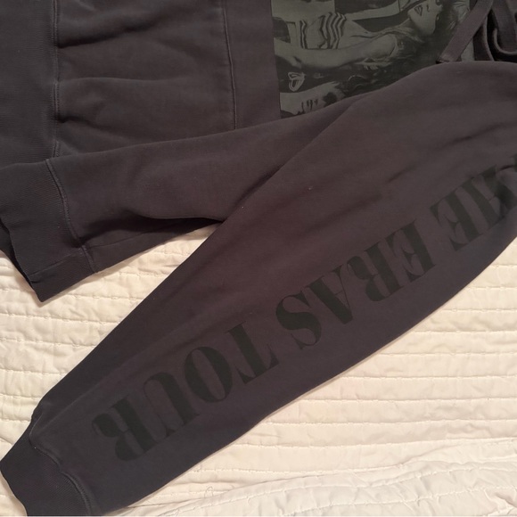 Taylor Swift eras tour concert hoodie oversized black kangaroo pocket - Picture 12 of 16